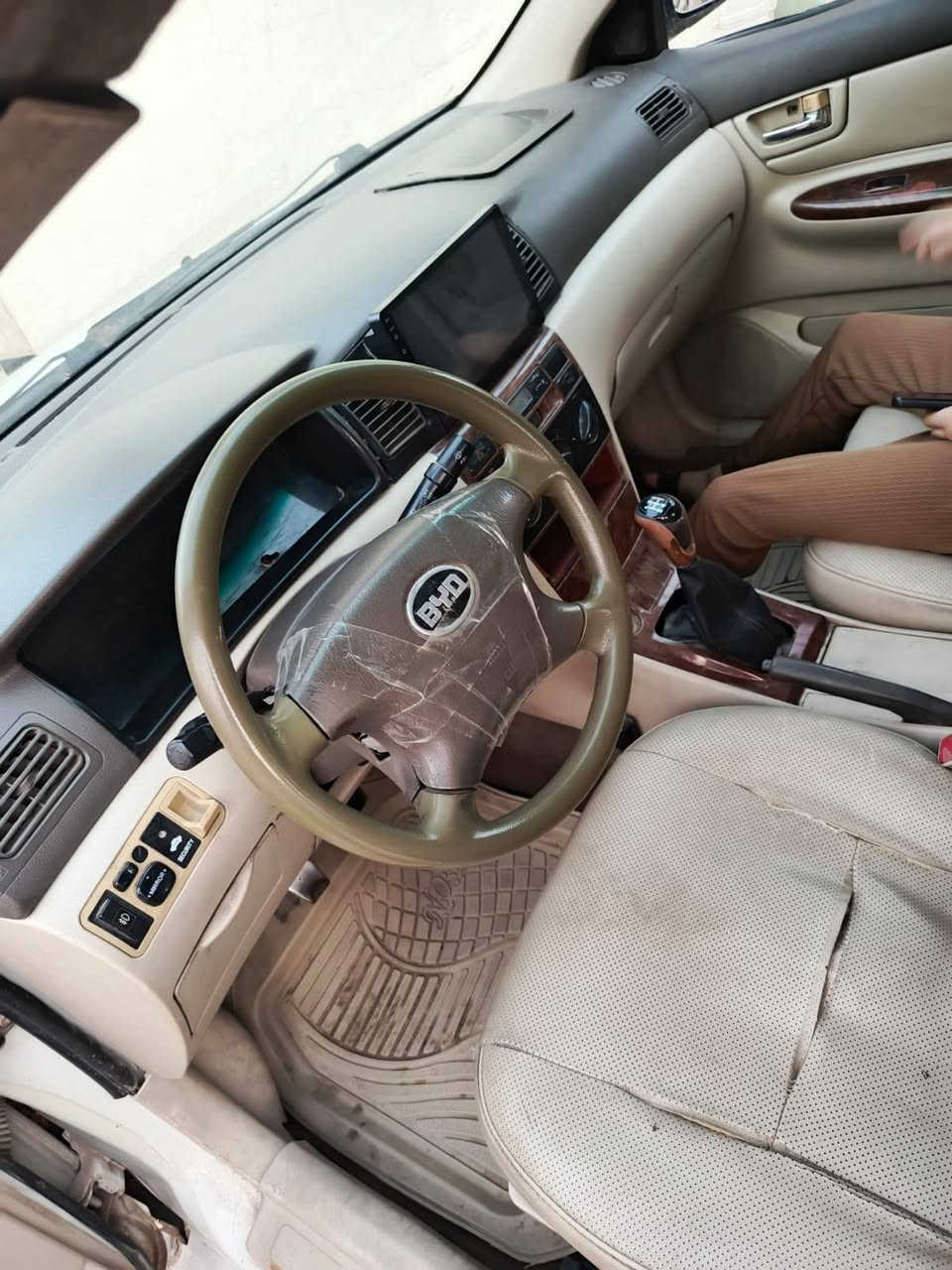 بي واي دي اف ثري موديل 2011 تحويل ثاني يوم گير عادي التبريد نقص راديتر وغاز المحرك والحداديه خير من الله الگشر غير مكفول الرقم كربلاء مكانه وصاحبه نجف *********** 🌱🌱🌱 النجف, العراق
