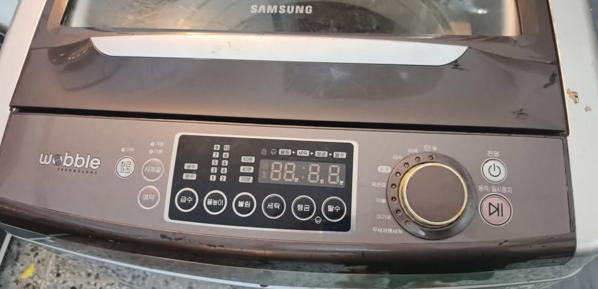 بغداد حي الجهاد
غساله اوتوماتيك مابيها اي ضرر كوري باله اوربي 300قفل قفل وغرفه نوم8قطع مابيها ضرر بس يراد اليشدها يضبها 400قفل  مستعجلين ع بيع بسبب الشيله رجاءا الاسعار قفل لحد يدخل


**إذا كنت صاحب هذا الإعلان وتريد حذفه لأي سبب، رجاءا أرسل رسالة إلى الدعم الفني**