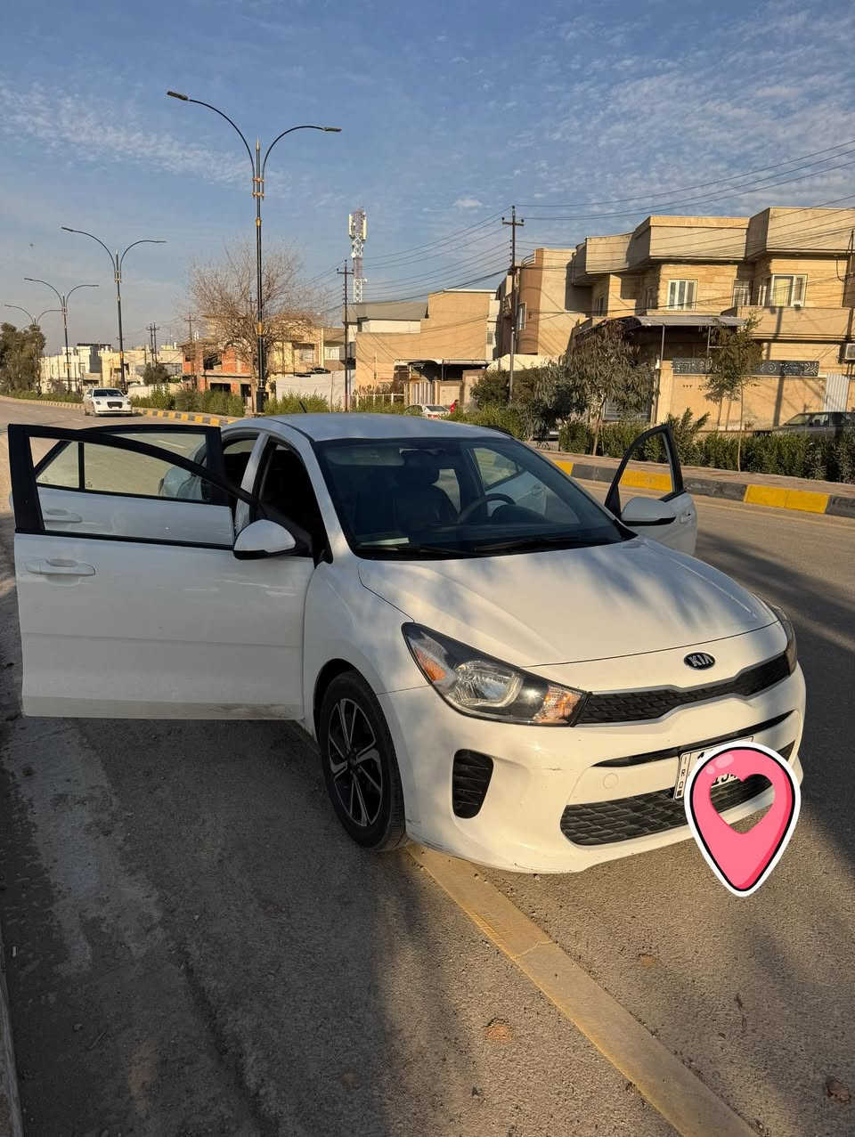 السلام عليكم
ريو ٢٠١٩ رقم نينوى لون ابيض 
محرك gdi 
ماشيه ٨٢ مايل  
سياره نظيفه وجديده مابيها نقص 
طخم جديد داخل نظيف 
ضررها جاملغ الخلف من جهه السايق وشويه من صندوق وموضح بسونار بدون شواصي
السعر ١١٨ $وبيها مجال
الرقم ***********
