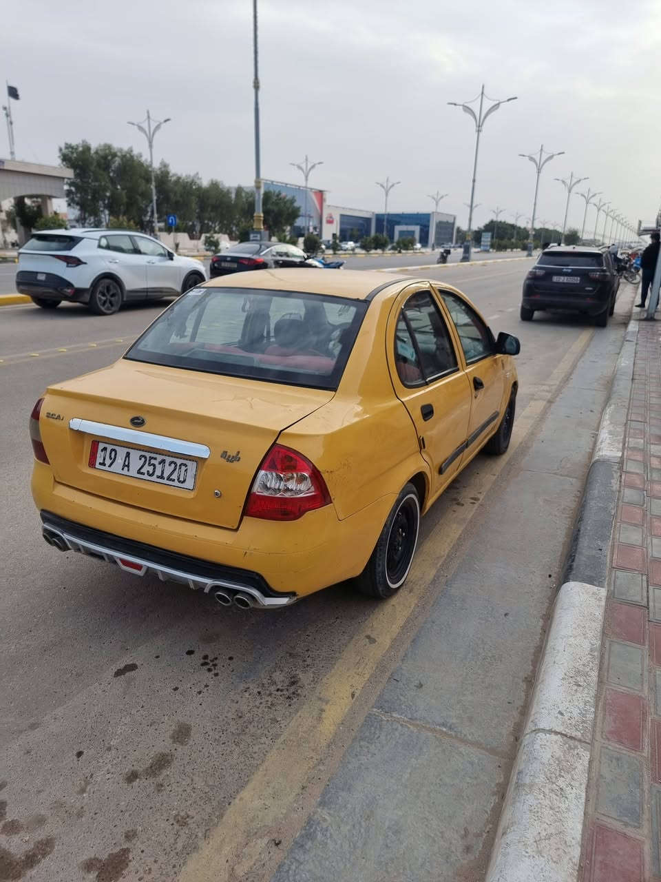 اللهم صل على محمد وال محمد
طيبه 2016
رقم كربلاء نكليزي باسمي والسنويه 2030 مصفرة هيئه وغرامات تحويل مباشر سيارة جاهزة كير ومكينه  تخم تاير بيها جاملغات اثنين واحد مصبوغ واحد مبدل
السعر  ٣٥ وبيهه مجال بسيط مكان سيارة كربلاء 
‎0772 410 5337
