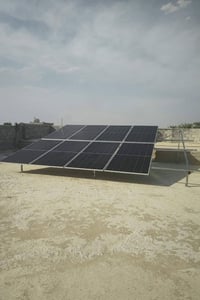 طاقة شمسية • بطارية ليثيوم • ألواح جينكو ٦٢٠ واط