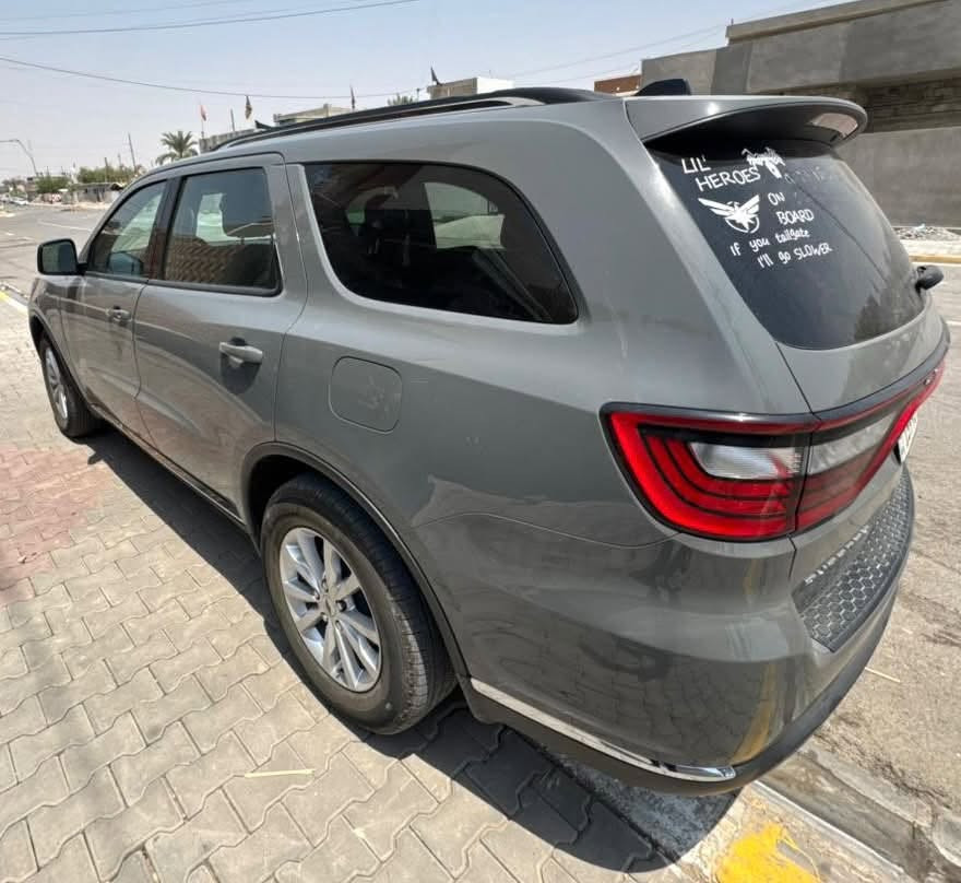 دوج دورانكو
الموديل 2023 sxt
اللون سمنتي 
الرقم / اربيل هزه وفحص جديد 
العداد ٣٩ الف مايل 
السعر / ٢٩٠ ورقة 
رقم الهاتف ***********
الضرر بدون أرباك بدون دواخل فقط جامرلغ الأمامي طرف السائق تجاري وباب السايق صبغ وتكحيل بسيط بالبنيد
