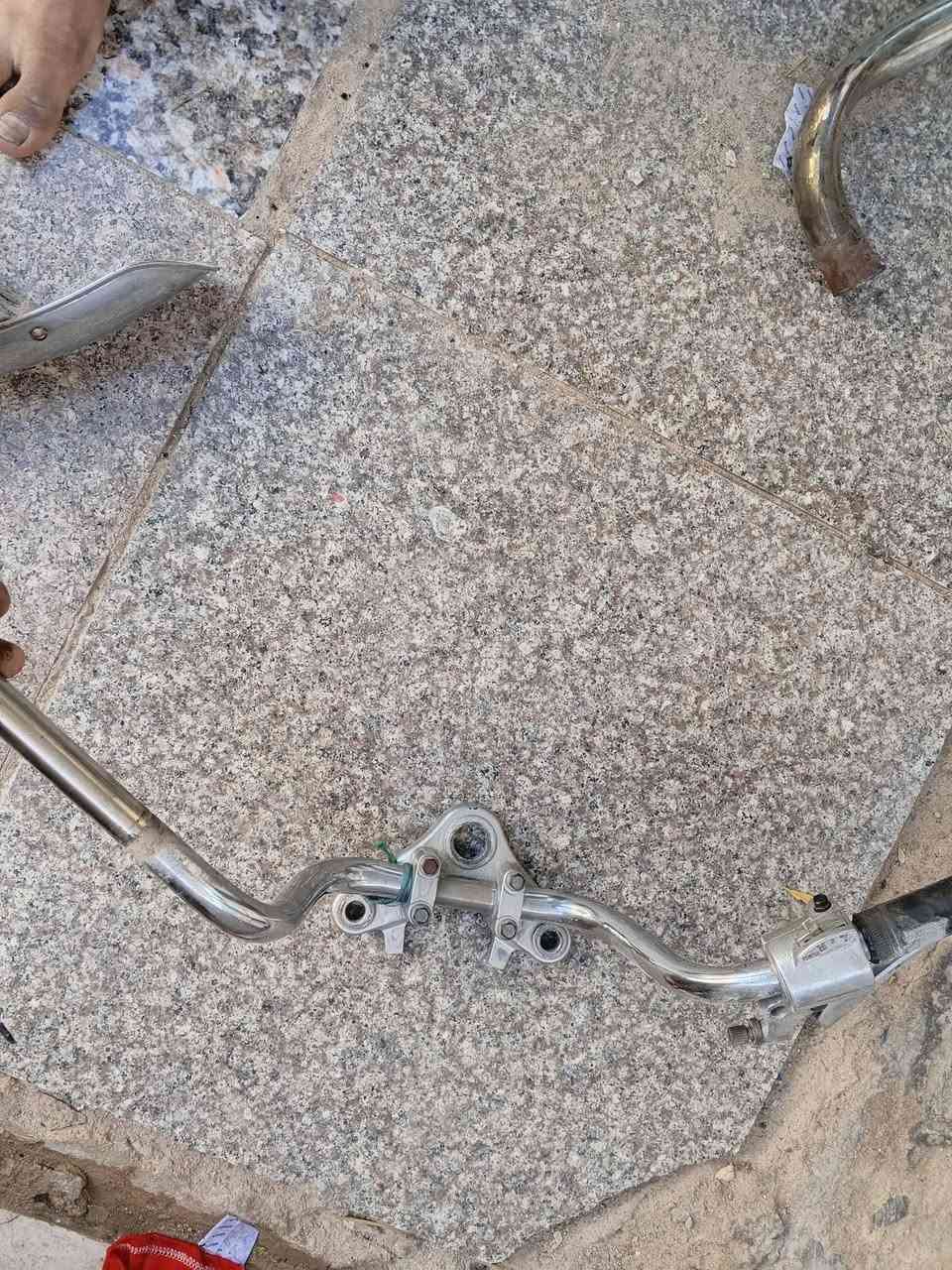 سلام عليكم اغراض البيع ما دراجي يراتي صدره كدام كامل دبلات وراه وكدام تانكي نضيف ما بي ايشي ستيرن بابي ايشي صانصه نضيفه ما ابيه ايشي غراض كامله ما يراني ومدكره كدام فقده البيع سعرهن ب25الفف قفل لو مو شراي لا يدخلي رجان بل فيس ما متواجد بس عله رقمي ممتواجد واستاب***********
