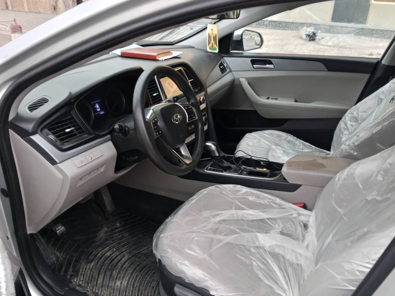 سوناتا 2018 حره بغداد السعر 135 بيها 3قطع صبغ للتواصل ***********
