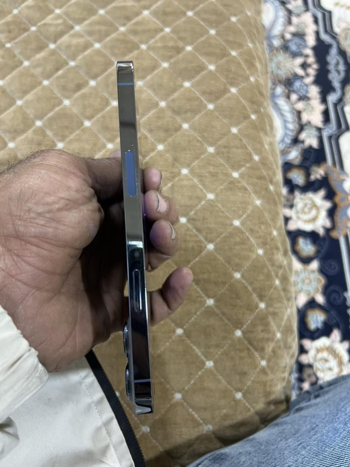 13 بروماكس بطاريه 91 وتر بروف نضافه فول زلغ مابي السعر 700 وبي مجال ***********
