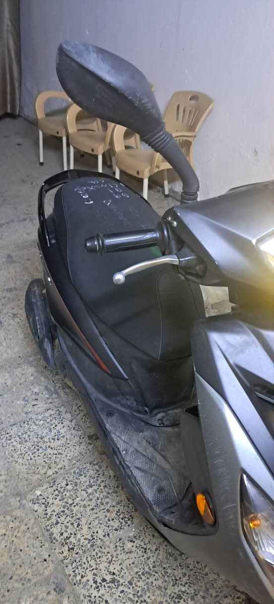 للشراي فقط... دراجة أكزز الموديل الحديث على وضعية الرمبه كلشي ما مبدل ولا مفتوح بيهه وكهربائياتهه كلهه شغاله رايدهه  ب ١٠ أوراق *********** منطقة الوشاش
