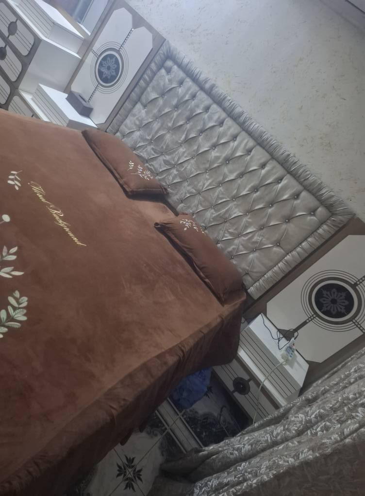 السلام عليكم جربايه وكومديات وميز تواليت للبيع قيم واخذ ***********
