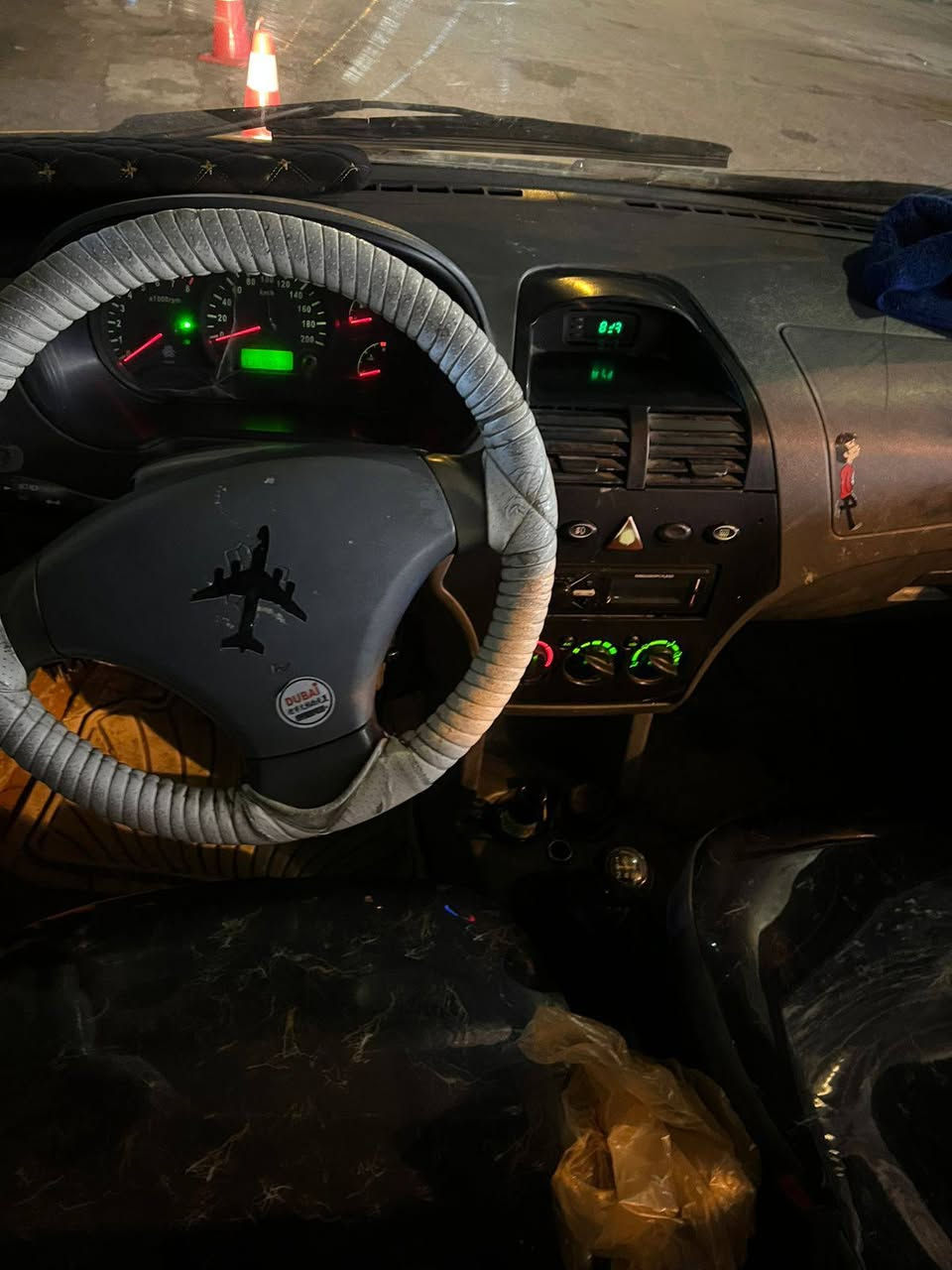 للبيع طيبه موديل 2015
محرك جديد
تخم تاير جديد
تبريد شغال
اسياره مابيها اي نقص كفاله عامه 
بس هاي الضربه الموضحه العلا جيهت الصدر فقط 
رقم الهاتف ***********
سعر 34$ بيها مجال حك اجيه
