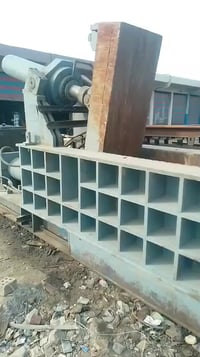 مكبس ايراني حديد وقوطيه وفافون جاهز للعمل قياس لكبسه 70/40 وزن لمكبس 1...