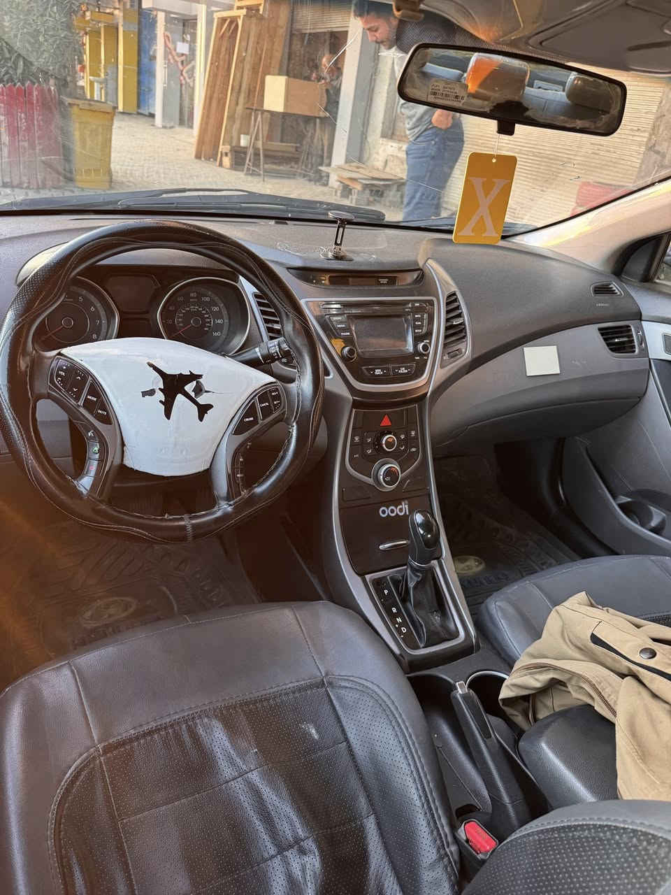 السلام عليكم النترا موديل 15 امريكي محرك 1800دوش 
حادث بنيد فقط 
رقم بغداد دولي  كير محرك تبريد كفاله سياره جاهزه من كلشي 
السعر 105 وبيه شي بسيط 
مكاني بابل حله ***********
