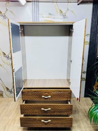 كنتور ٢ باب • ايراني • توصيل متوفر