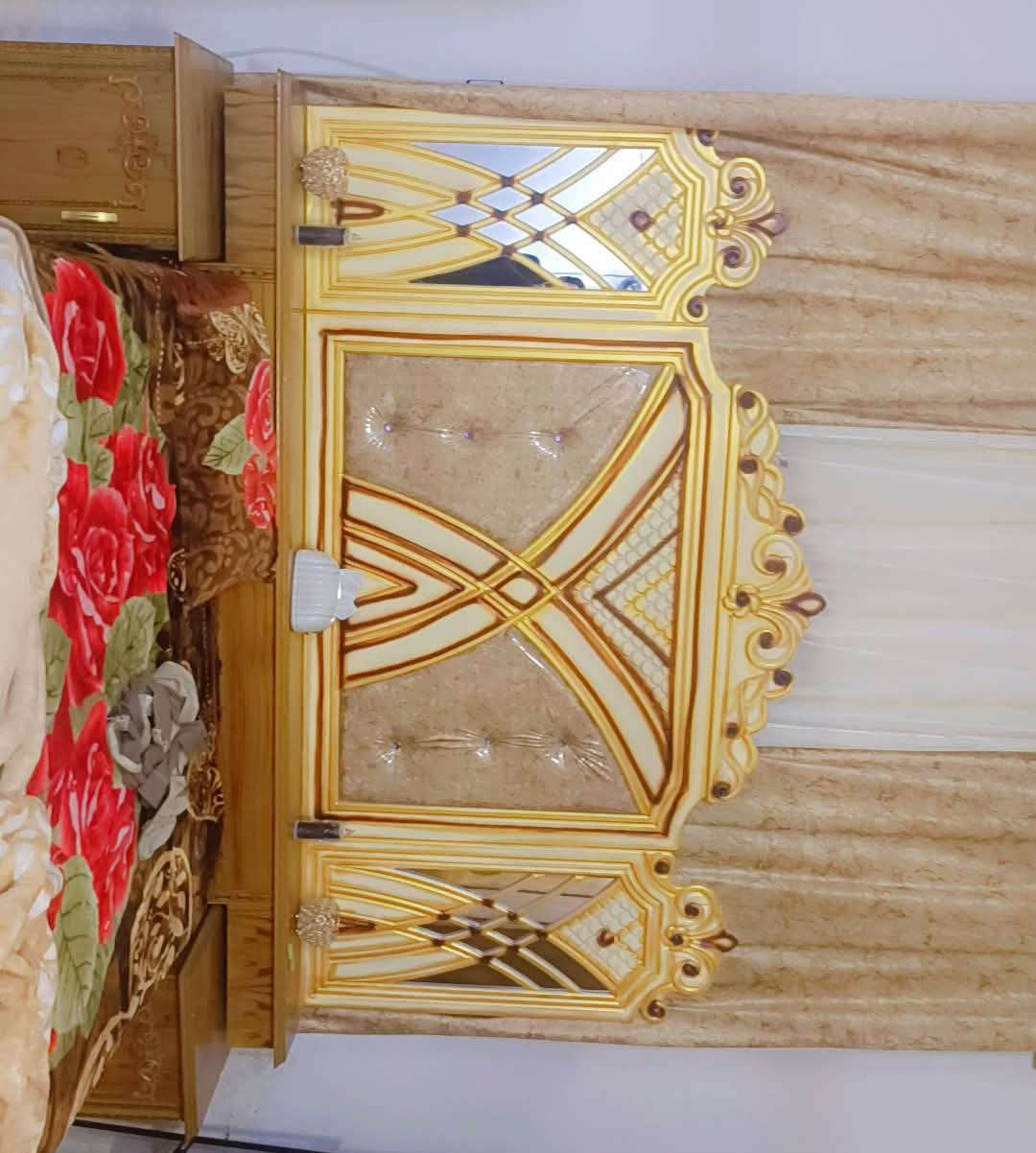 اخشاب للبيع مستخدمه 7 اشهر تفصال عراقي 900بيها مجال رقم ***********وات ساب
