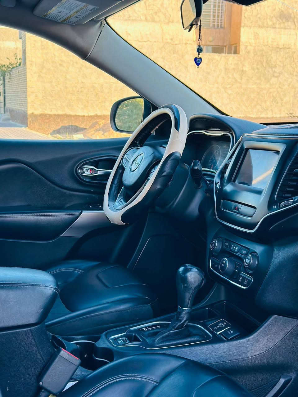 سلام عليكم للبيع جيب بزون موديل 2019 سونار مرفوق بلمنشور  السعر 126 وبي مجال موصفات مكينه 2400 شاشه كبيره كشنات جلد بصمت تشغيل بصمت ابواب كشن كهربائي كامره خلفيه دواره سياد بريك بصمه حساسات هيترات بلمري كشنات تدفئه تخم تاير حداديه تبريد تدفئه شغال مكينه وكير جاهزه العنوان كربلاء للستفسار ***********
