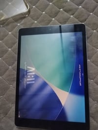 ايباد ٩ للبيع امبدل كلاسه اصليه بصمه ماتشتغل والباقي كله شغال جهاز نضي...