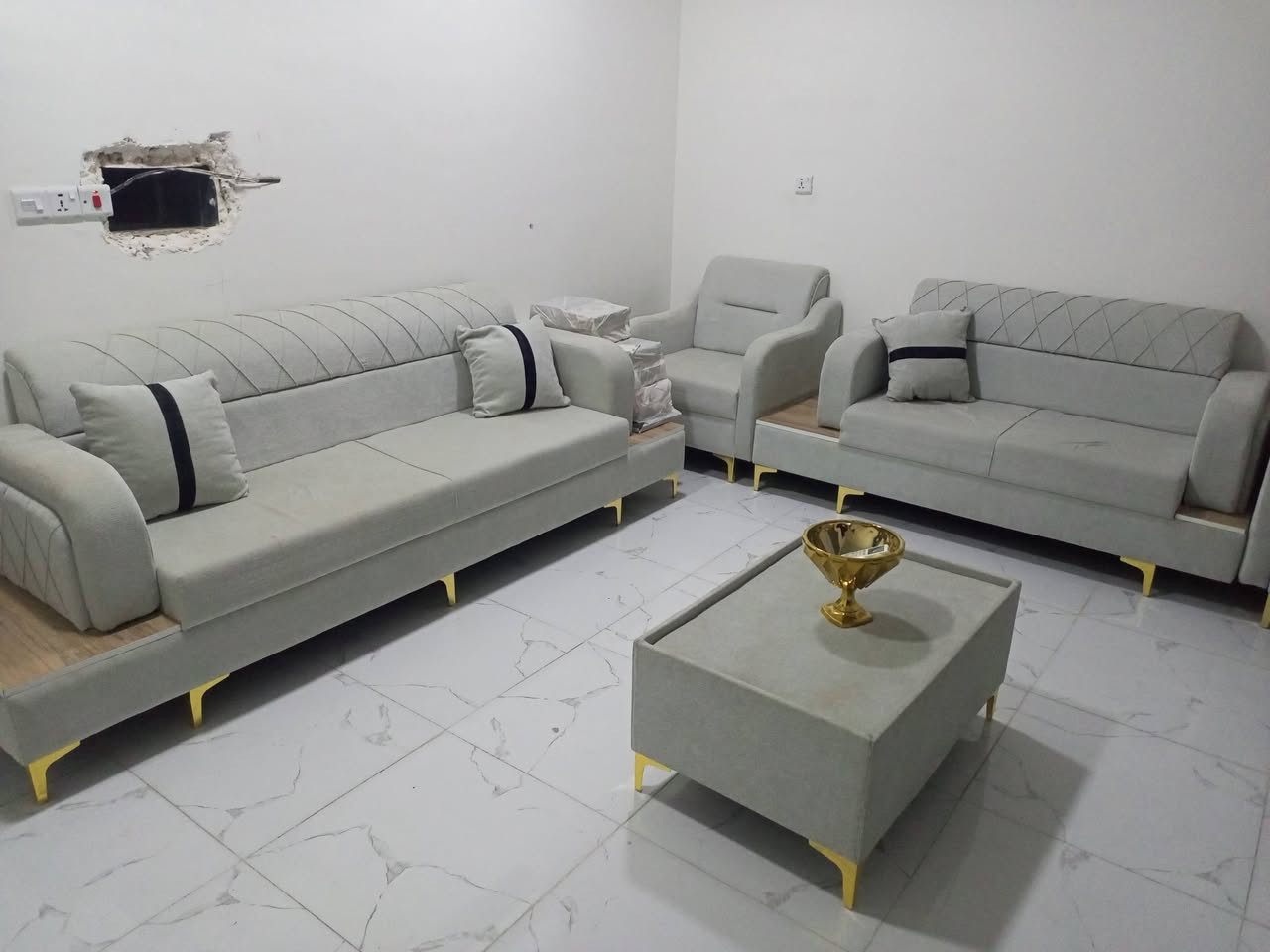 للبيع تخم كامل جديد السعر على الخاص او الاتصال
***********

