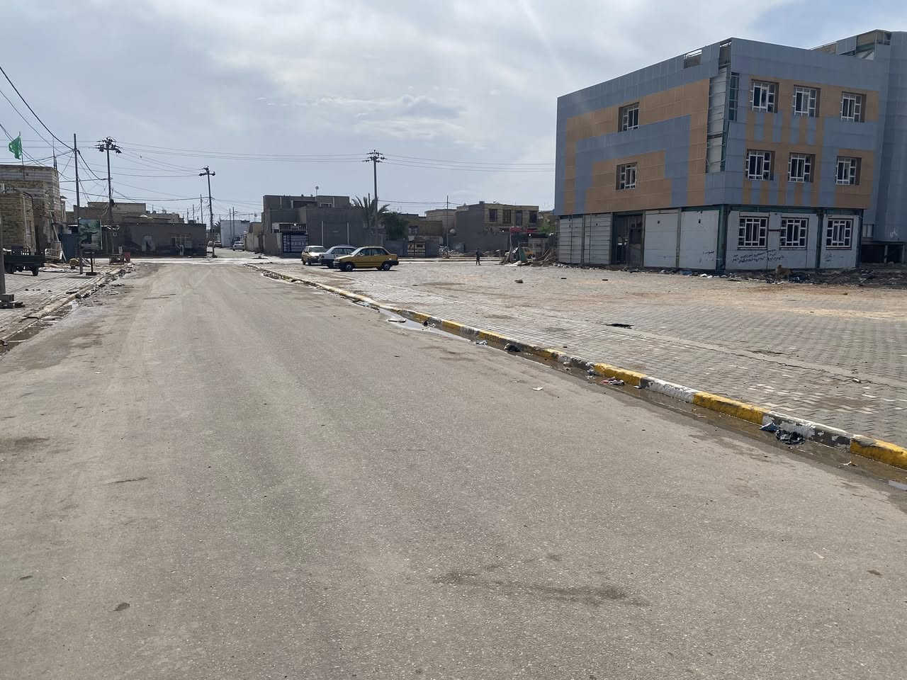 بيت لبيع مساحت200متر واجه10ونزال20 الديوانيه حي العسكري  الثالث شارع 30مقابيل مدرست الحديديه رقم  المبايل ‭0781 889 6073‬
