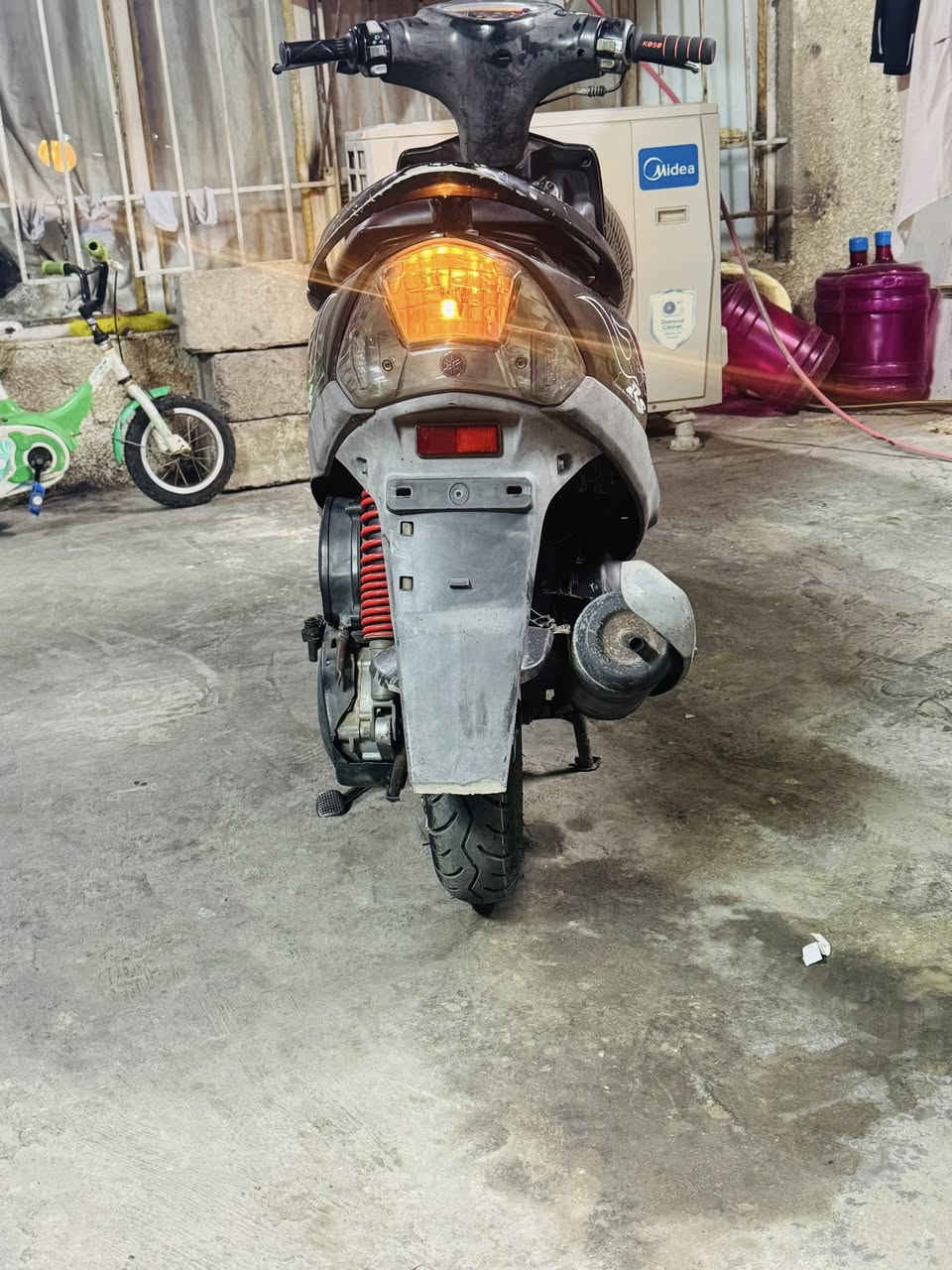 سلام عليكم للبيع ماكس عدله دراجه جديده ملاح دراجه كلش حلوه مابيه اي نقص السعر 800وبيه مجال المكان بغداد حي العامل رقم الهاتف ***********
