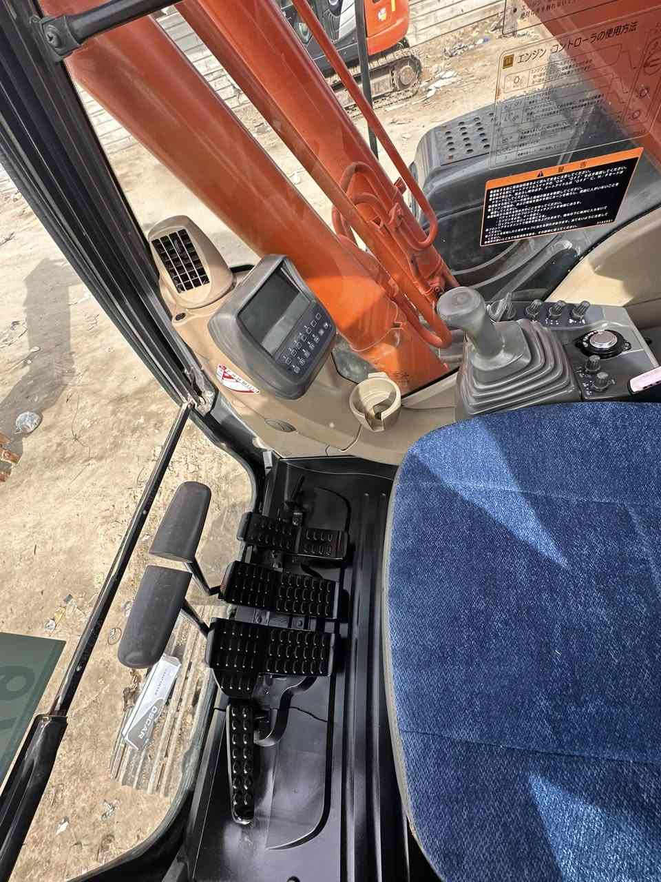 السلام عليكم للبيع زت ثري دخول جديد منفيس كفاله علمه مكينه جديده مشتغله8 الف  مديل 2012 مأسس نقار بلادي مكان كربلاء الاستفسار ***********
