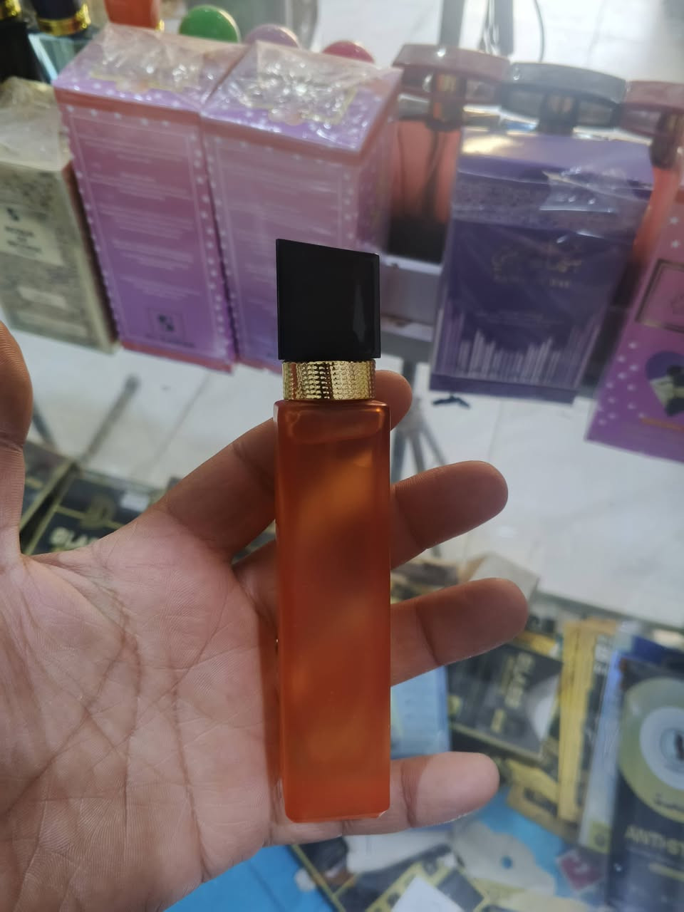 السلام عليكم
عرض خاص بمناسبه شهر شعبان 
كافه العطور عطرين ب8 الاف + عطر هديه تعبا
عطر فوحان وثباتيه رجالي نسائي عرض لمده يومين 
العنوان شارع الحولي قرب مجمع التركي مجمع مسلم الشويلي 
***********5
