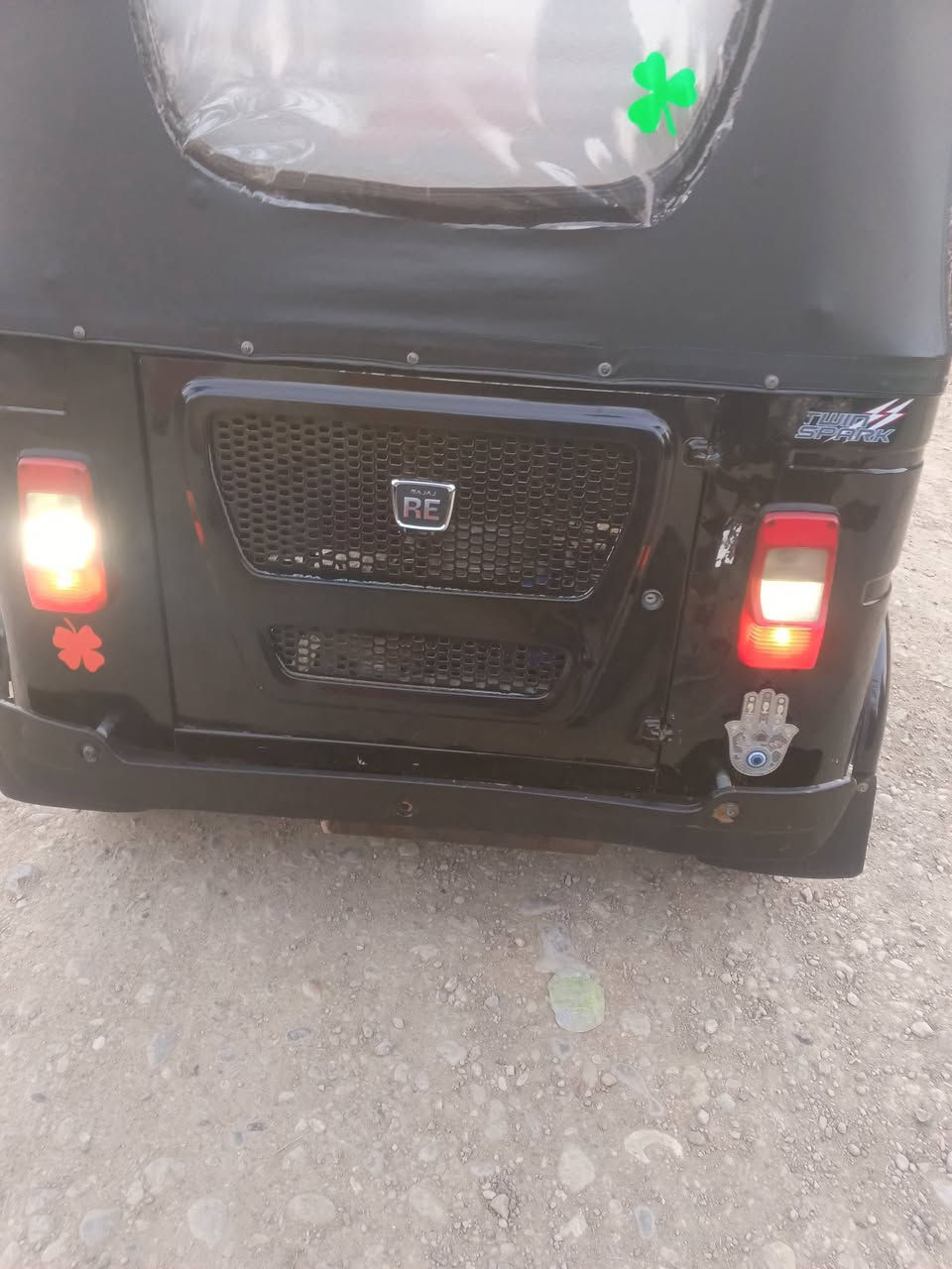 سلام عليكم تكتك للبيع موديل 2022 رقم وسنويه تحويل ثاني يوم الاستفسار على ***********
