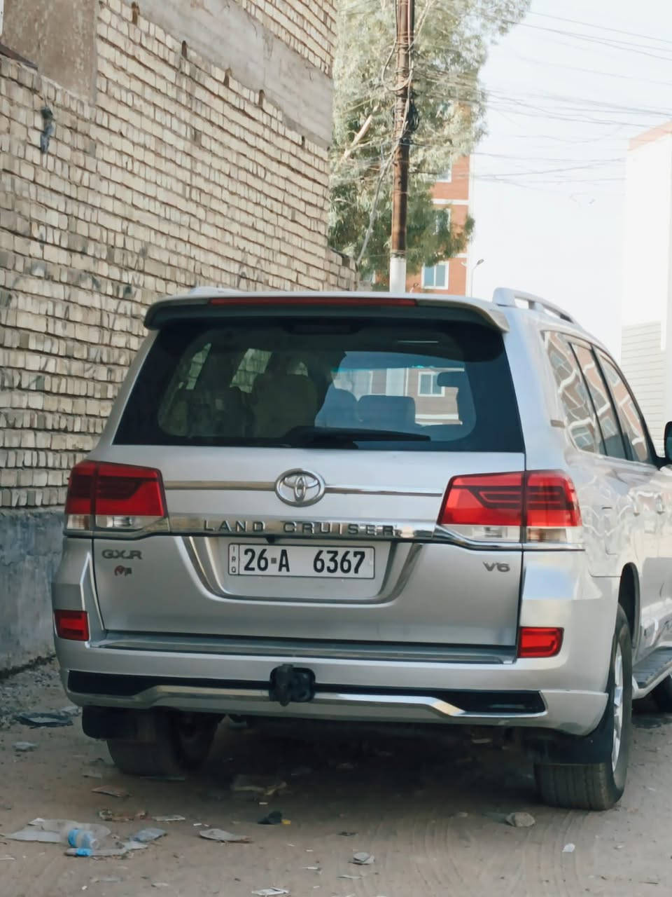 سلام عليكم عندي لاندكروز 
موديل 9 محدثه 21 
سياره فقط التحديث صبغ مكفوله من الضرر

مكينه سته سلندر مكفوله 
كير مكفول 
تخم تاير جديد 
صدر امامي 
خلفي جديد 
تبريد مكفول 
سياره ماشيه 280 حقيقي 
جاهزه من كل نواحي 
بيع اومراوس حسب القناعه 

سعر 275 وبيها مجال  
مكان السياره جكوك الكاظمية 
*********** 
بسمي سنويه رقم مميز بيها
