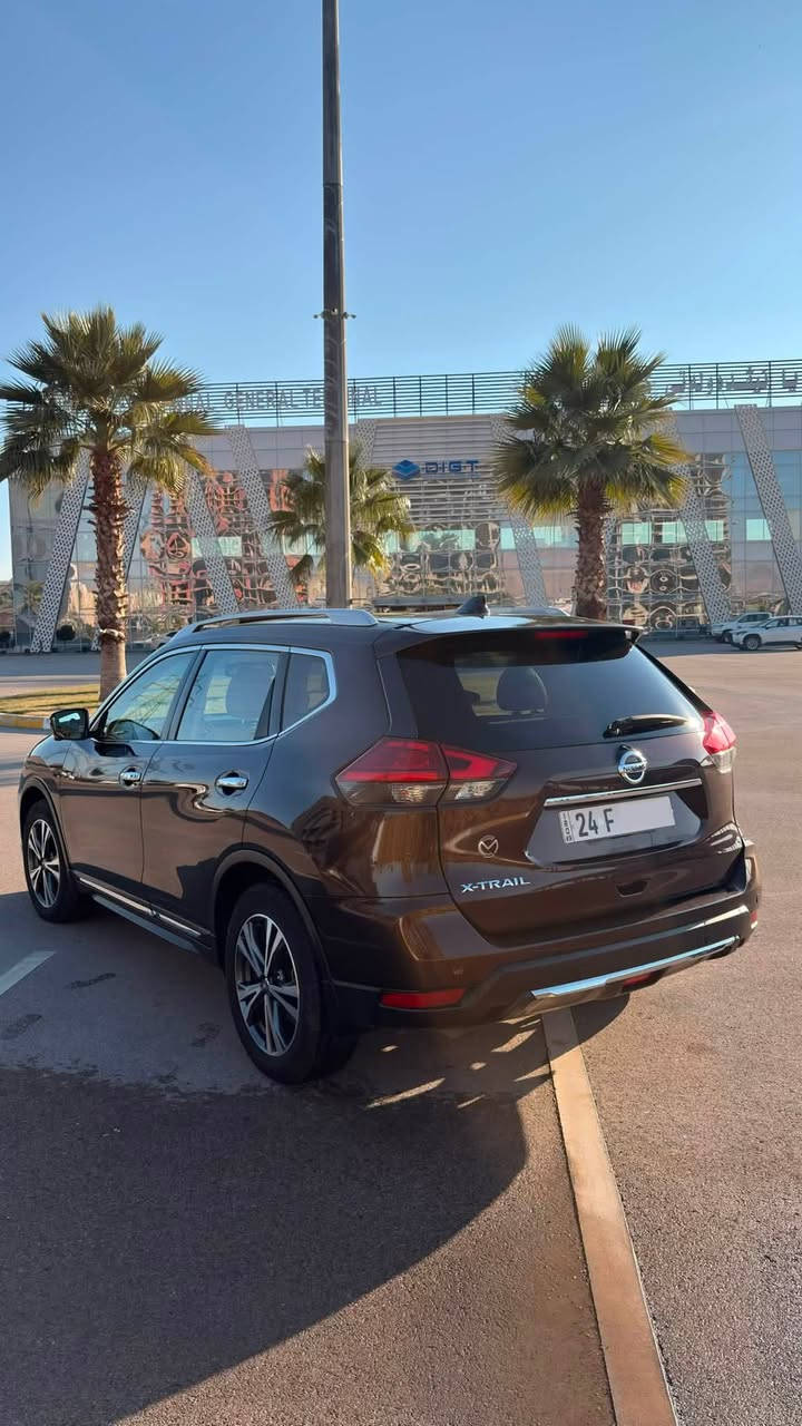سلام عليكم
للبيع او المراوس
‏Nissan X-TRIAL Platinum 2018
نيسان اكستريل 2018 بلاتينيوم لون مميز 🤎

سعرها 188 وبيها مجال 

خليجي مكفولة من الصبغ والتبديل والحادث
 اعلى فئة للاخير 
صفر شركة مهند

سيارة مال بيت ما ناقصها مصرف  دينار 

كير ومكينة وتبريد بشرط 
دهن يتبدل بوقته وما محتاجه مصرف نص دينار 
ماشية 82 ميل (يعني 132 الف  كيلو متر)

فول الفول

بانوراما
دفع رباعي تحكمات
بصمة تشغيل
كاميرات 360 درجة
هاندبريك بصمة
صندوك كهربائي
لايت زينون دوار
رادار امامي 
رادار جانبي ونقاط عمياء
رادار خلفي 
محافظة على المسار
سستم صوت Bose
رادار قرائة اشارات مروريه للسرعه واظهارها على شاشة السائق
رادار لاين اسيست(تحذير الخروج عن مسار الطريق)
أوتو بريك تفاعلي امامي وخلفي
كشنات امامي كهرباء 
كشنات امامي تدفئة
بصمة ابواب
كشنات خلفي تدفئة
تدفئة ستيرن
محافظة على المسار
اوتو هولد
مانع انحدار
داخل بيجي
بلاجكتور
وضع ECO اقتصادي
كشنات جلد
حساسات 
مرايات كهربائية شفط
زراك لايت

وباقي مواصفاتها المعروفه

رقم تلفون
 ***********
***********
