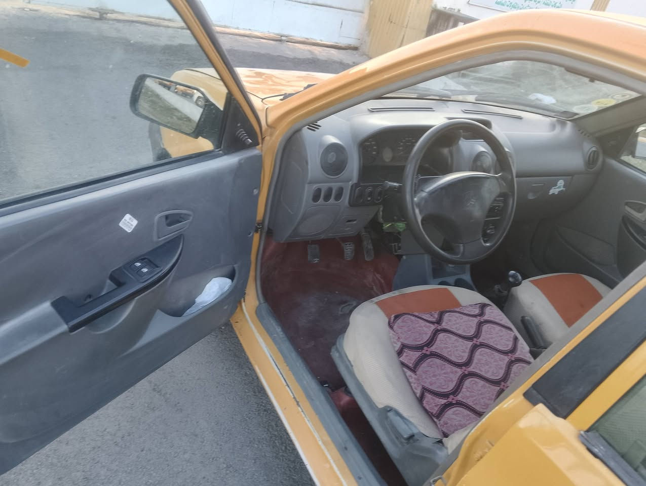 سلام عليكم
سايبه موديل 12 نظيفه كير محرك مابي شي  صدر جديد. مصفره هيهه وغرامات 
بغداد مدينه صدر  :
رقم  ***********
