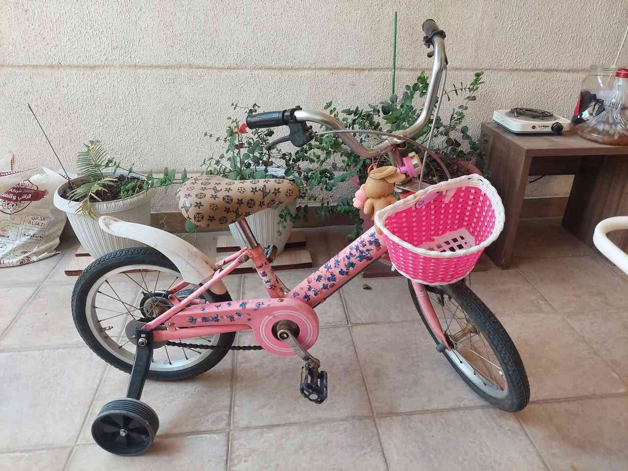 مرحبا عندي بايسكل اطفال بالة كلش قوي ومتانة وثكل افضل من الصيني مابي اي مشكلة بريكات عدد ٢ 
السعر ٥٠ الف وبي مجال بسيط 
مكاني بغداد نفق الشرطة حي حطين قرب سمير الكصاب 
*********** واتساب
