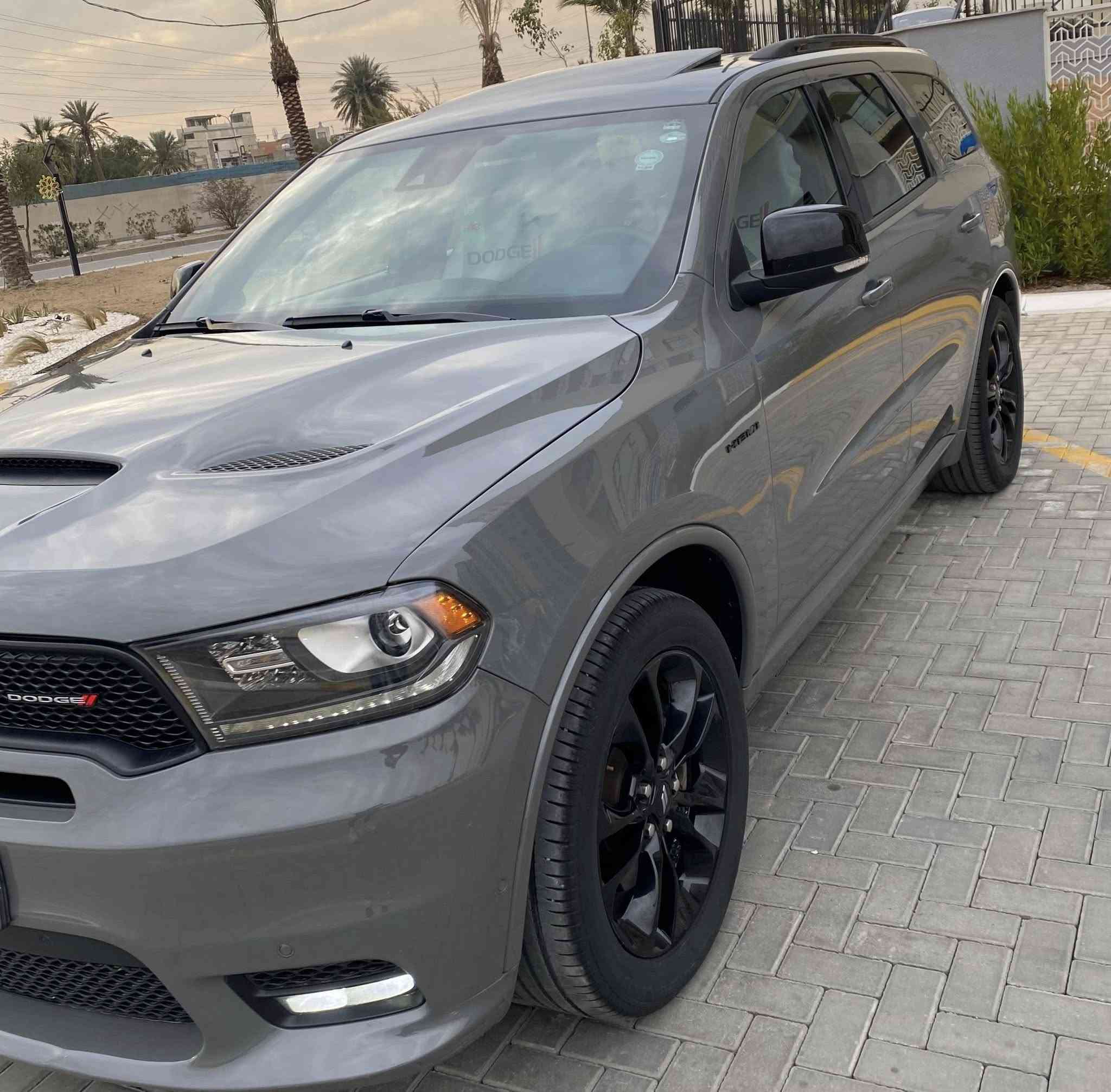 دورنكو 2020 كندي كليين لون سمنتي RT max فوول 1/1 داخل احمر منفصل رادار امامي وخلفي نقطه عمياء بنيد فتحات كشنات تدفئه تبريد خزن ميموري ستيرن كهرباء تحديد مسار سلايد جنطه كهرباء حساس امامي خلفي مري قلاب شفتات ستيرن كراسي كهرباء باقي المواصفات معروفه محرك 5700 سياره وضع الشركه وجديده بدون اي نقص للاتصال ***********
