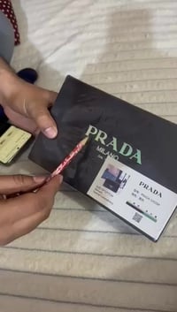 جنطة نسائية • وكالة برادا • اصلي