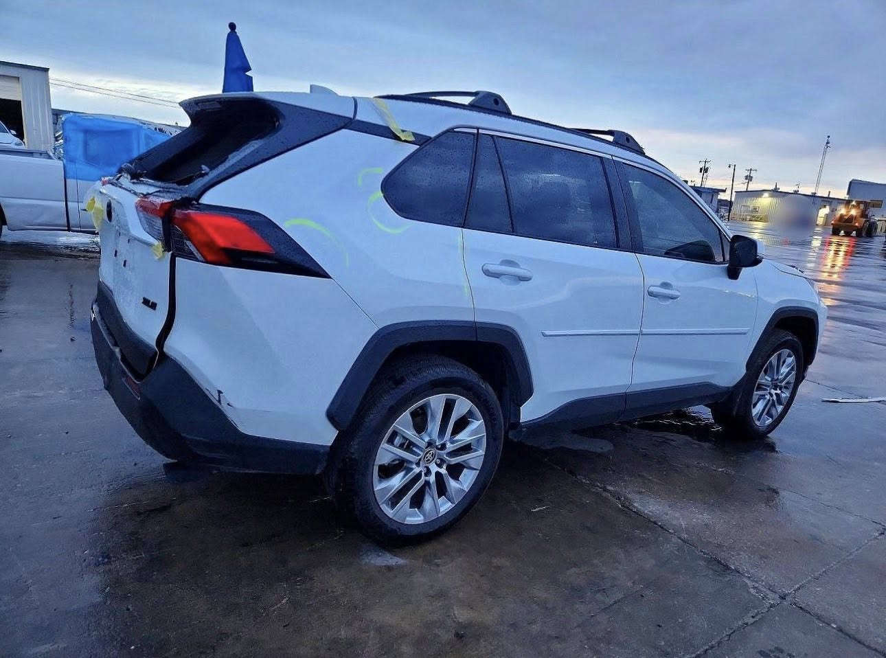 🤍بسم الله على بركة الله 🤍
مزاد السيارة :🚗 تويوتا رافور  XLE 2025 
الضرر : كما موضح بالصور المرفقة
تاريخ المزاد :: الخميس  2026/3/26

سعر السيارة :: يحدد في  المزاد 🔒
للمزايدة ولشراء السيارة :: الحضور الى المكتب 💁🏻
مدة الوصول من 50 الى 90 يوم  🚢
عمولة المكتب 200 دولار فقط 
يتم تخليص السيارة عن طريق  المكتب 📑 

الفرع ألاول ألانبار الفلوجة مجاور مطعم حجي حسين 
وليد:***********
يوسف:***********

العنوان الفرع الثاني 
✅رمادي ✅
✅شارع عشرين✅
✅مقابل مطعم كباب الساطور✅
للأستفسار الاتصال على الرقم التالي او مراسلة الصفحة📱
غيث ***********

أوقات الدوام من الاحد إلى الجمعة ⏳
من 4:00 عصرآ  الى 10:30 مساءآ 🕓 

‏#IAAI #iaai 
‏#COPART #copart
#العراق #الفلوجة#الرمادي 
#سيارات
#مزاد_السيارات_الوارد_الامريكي
#مزادات_السيارات #الوارد_الأمر
