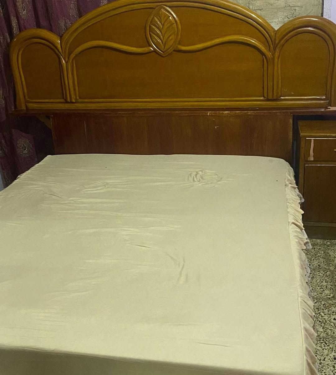 غرفه للبيع مكاني الغزاليه ***********
