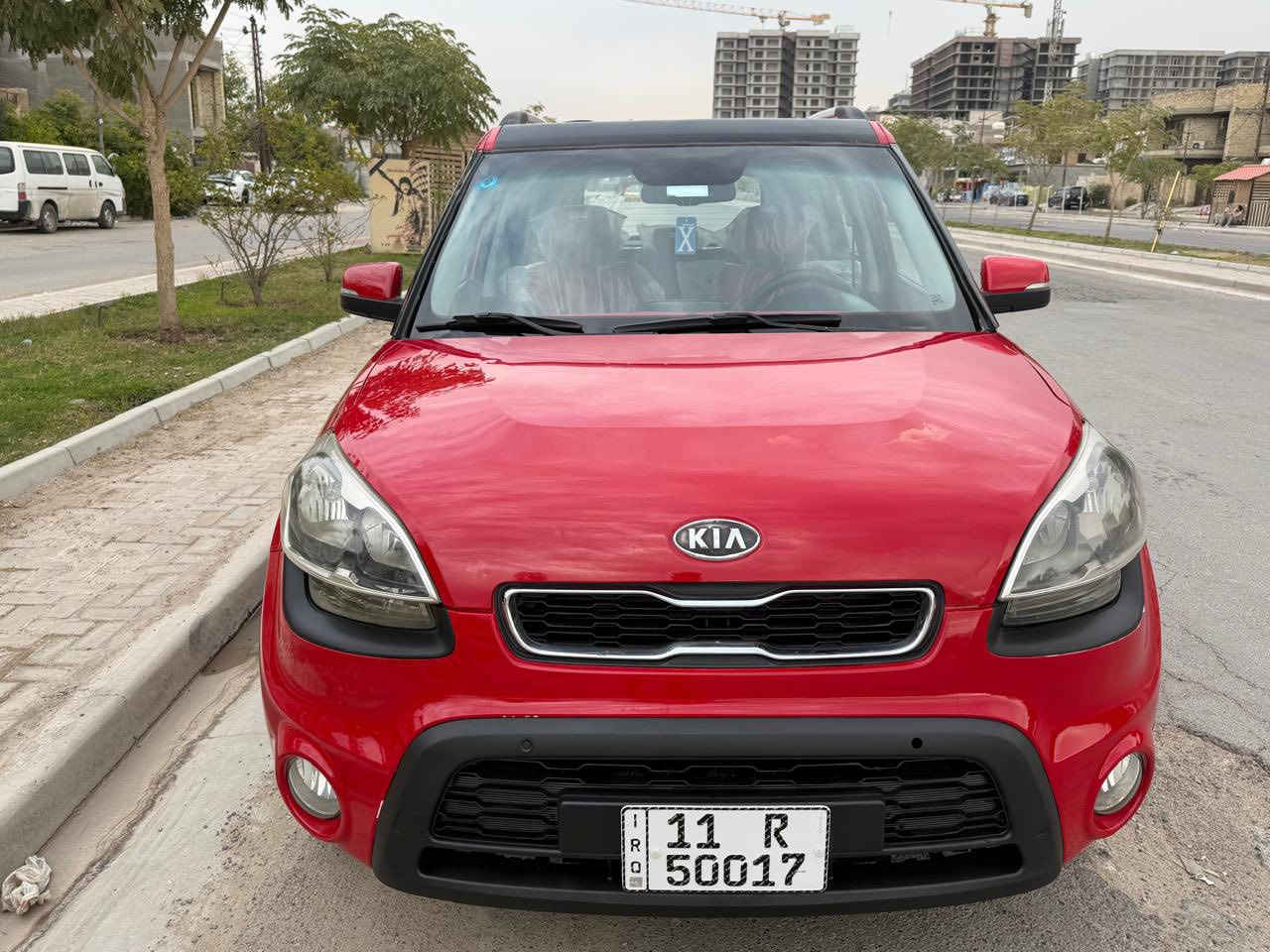 السلام عليكم
صول موديل 2013 
خليجيه 
مكفوله من الصبغ وتبديل 
ماشيه 90 
مواصفات 
فتحه تبريد بيانو اشاير بل مري 
مري شفط باسمي
داخل احمر بلادي 
بدون اي نقص كامله مكمله 
رقم وسنويه وهزه كله جديده 
مكاني بغداد الكرخ حي الحسين 
*********** 
السعر 105 وبيه حك الجيه
