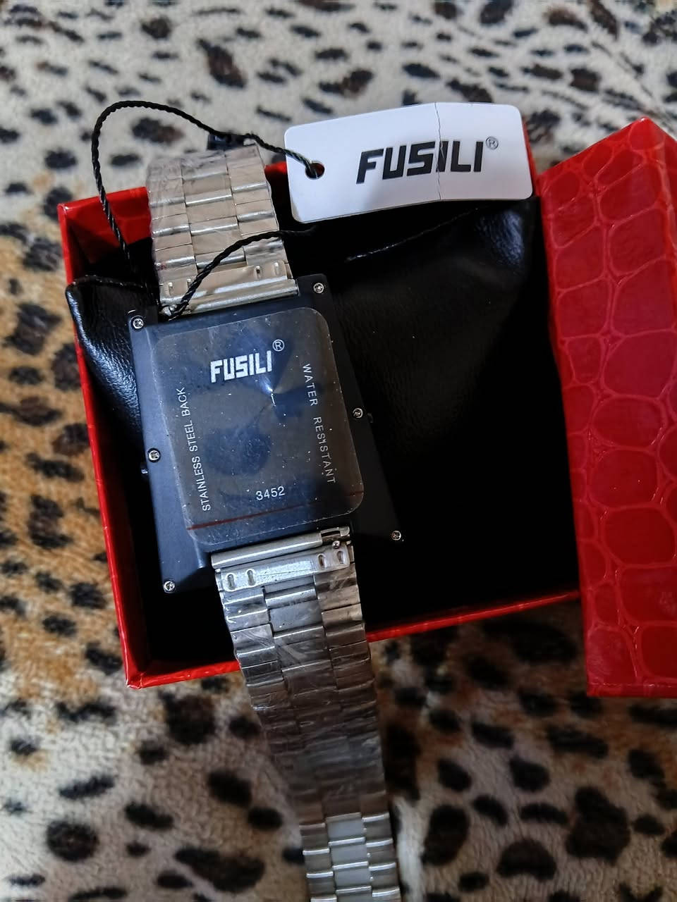 ساعه ماركة فيوسيل فرعوني دبل تايم باله امزون سعره ٢٨ الف مع توصيل خاص موجود


**إذا كنت صاحب هذا الإعلان وتريد حذفه لأي سبب، رجاءا أرسل رسالة إلى الدعم الفني**