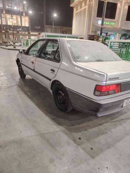 سلام عليكم شباب بيجو روئ 2009 سياره جديده مكفوله كفاله عامه مكينه كير تبريد تخم تاير جديد  صدر امامي وخلفي باتري جديد مكاني بغداد الزعفرانيه رقم ***********
