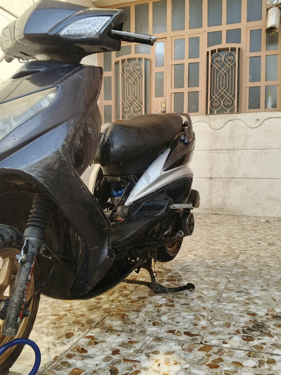 سلام عليكم سكنس نوزل طلاعاات تصفيخ تفصيخ لحد يصير لوتي و يكلي اشتري كوم حديد بس تفصيخ مكينه شغاله و كهربائيات شتريد من يمهة بخدمتك مكاني دوره توصيل موجود رقمي ***********
