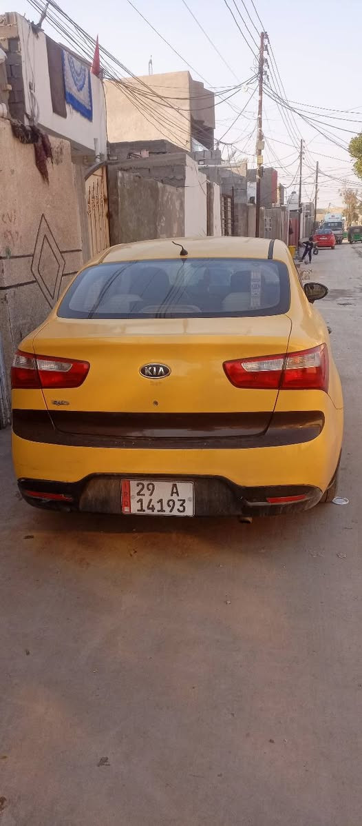 السلام عليكم كيا ريو موديل 2013 السياره خليجي كير ومكينه مبدل 1600 دوش مو جي دي السياره مشروع وطني السياره الكينونات شوي تعبانه مال بيبان من الخارج يعني بالفتح والتبريد اتوقع بس غاز يرادله واذان مال گير يتبدل والسياره معجونها رصعات شراي دز واتساب ادزلك موقع السعر  ب63 مكاني بغداد تحويل مباشر ***********
