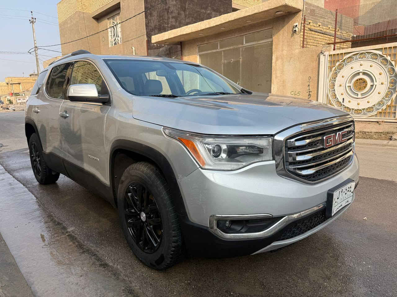 جمسي اكاديا
الموديل 2019 
المواصفات فول بستثناء البانوراما 
كشنات سياحي منفصل 
كشنات حار بارد مع مساج 
شاشة كبيرة 
صندوق كهرباء 
بصمة تشغيل 
وباقي تفاصيل الاكاديا 
السيارة جديدة وبدون أي نقص 
حادث بنيد بدون شاصي ولا لغد ولا ايرباك 
مكان السيارة بالكوت 
بيع او مراوس 
العسر 190 
***********
