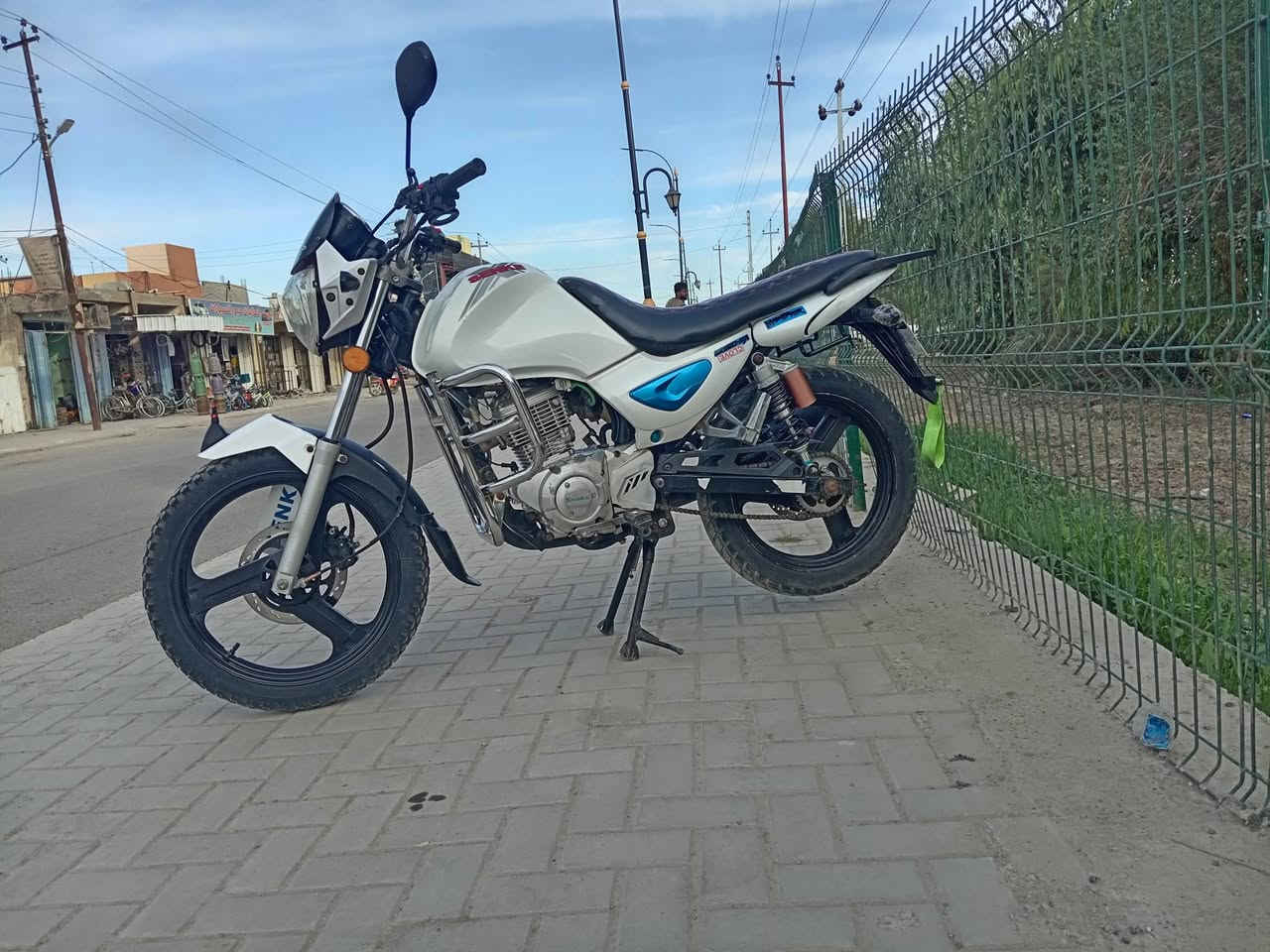 السلام عليكم
سنكي للبيغ 2015 مال جنايه
كله شقال كهربائيات كامله
دبلات امامي وخلفي جديده
كشر اصلي جديد بل جيس
سلف و باتري جديد
ضفيره جديده شديتله
عداد شقال كامل اصلي
لايت وبك لايت جديد
محرك لاتبخير ولا تنقيص ناعم ونشاط فول
بي بس التايرات نص عمر الباقي شقال
مكاني ناحيه الاسحاقي للاستفسار *********** خاص مفتوح
