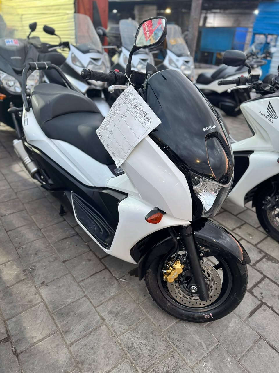 هوندا فاز
العدد 7 قطع 
عرض نهايته السنه 2025 
شرط كل دراجه وصور مزاده والك حق الزبون يطابق ممشاهه  
سعر القطعه 17 
اخوكم علي مدلل 
***********
