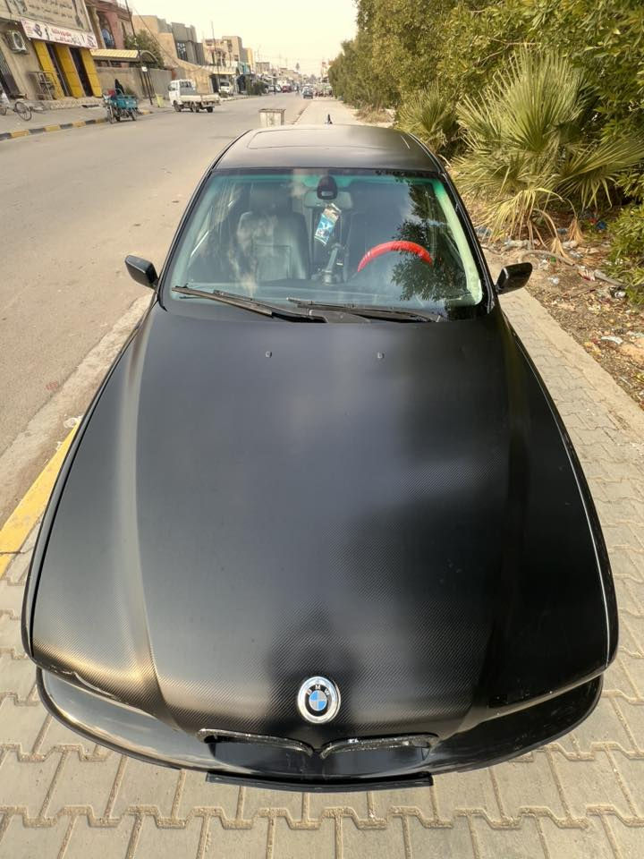 السلام عليكم BMW 1997 - 528 
نظيفة خير من الله مصبوغة جمالية فقط ماطور فتحة السقف متوقف لا غير والحمد لله السيارة نظيفة سعرها 80$ وبيها مجال مكاني بغداد المحمودية 
‭  ***********‬
 واتساب ***********
