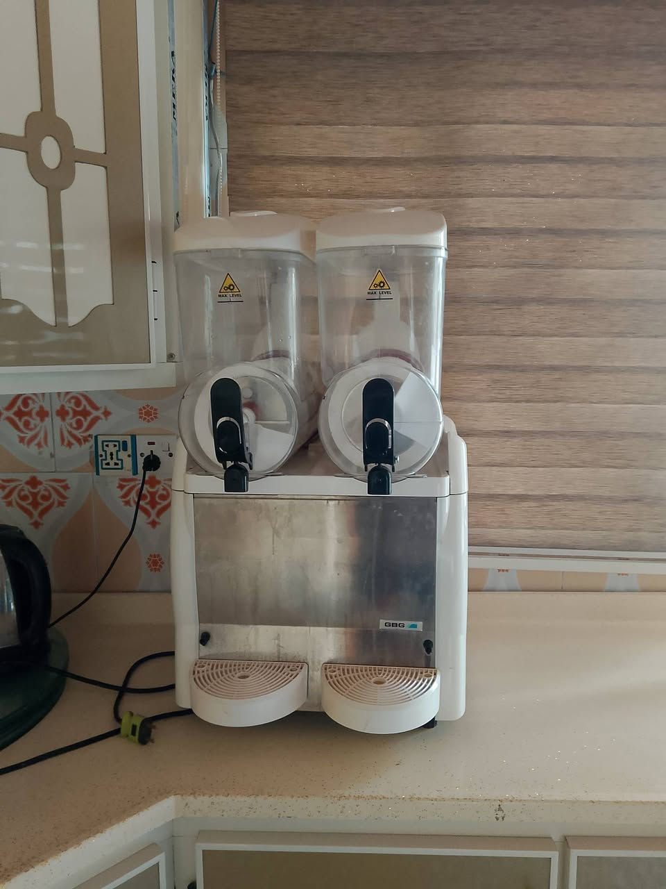 مكينه ازبري ايطالي سعره مليون
***********
