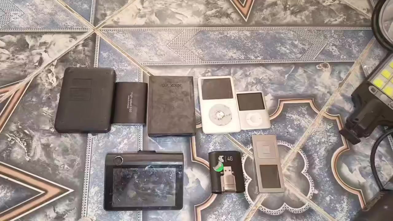 34لايت حديد كلهن كبار وزغار
وبيهن ليزرات مال سل ا ح 
و4كامرات وهاردات 3, وابي ثري 
ابل 2 وكامره سياره وحده 
ال ع باب الله يفيدنه شلعه وحده
سعرهن 275 شلع


**إذا كنت صاحب هذا الإعلان وتريد حذفه لأي سبب، رجاءا أرسل رسالة إلى الدعم الفني**