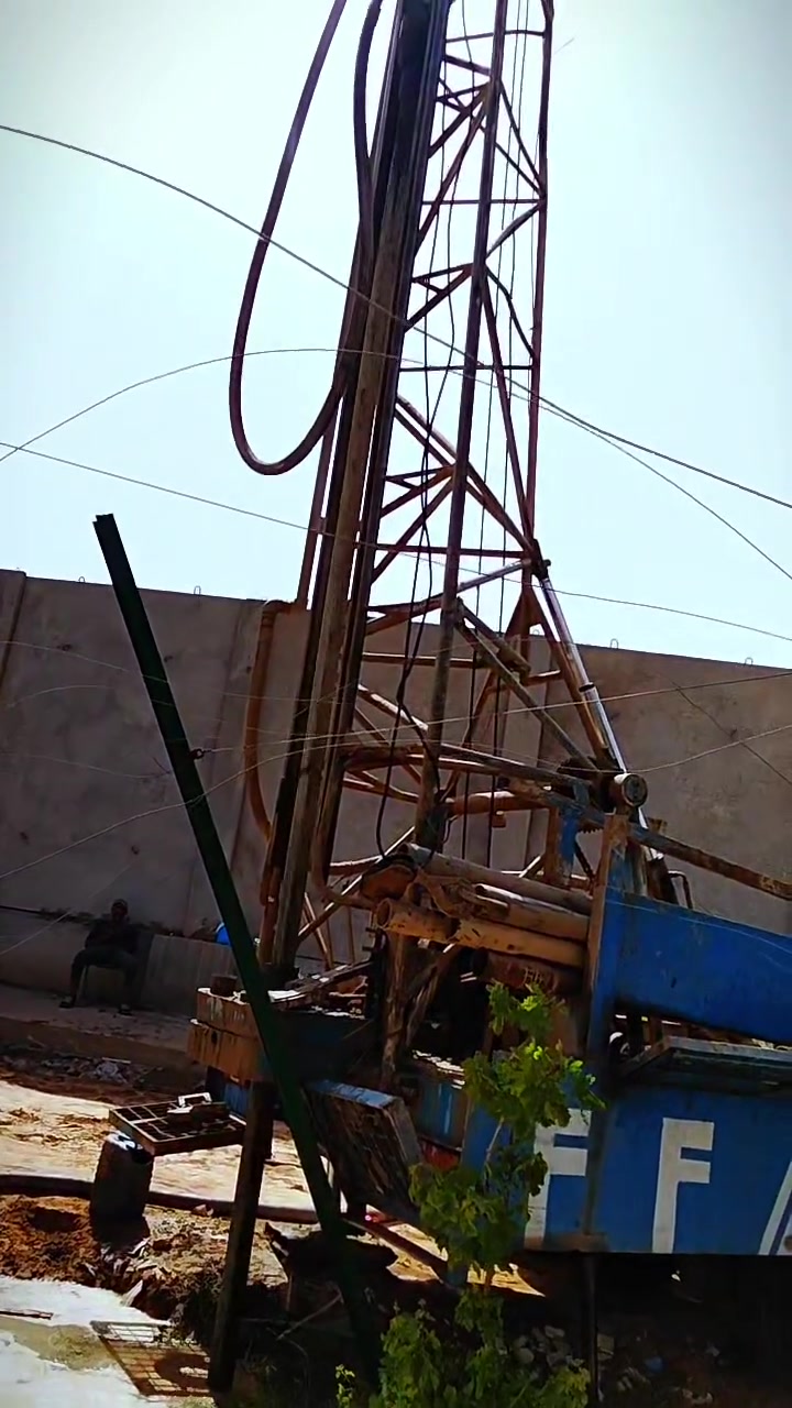 حفر الآبار يدوية والي حفر تعبيرات الشارع وتنصيب السيجات وتجفيف المنهولات نعمل في دواىر الحكومية ونعمل حفر في الشركات الاهليه ونعمل جميع المحافظات*********** بي واتساب ***********
