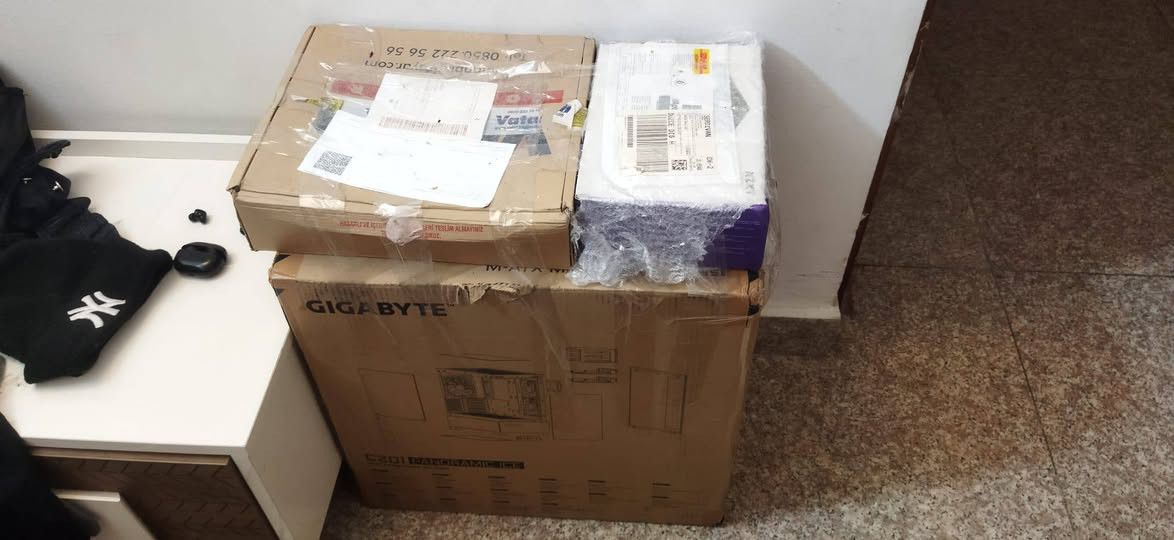 قطع بي سي غير كامل (بدون معالج وبدون كرت شاشة)
الكيس: Gigabyte S201 أبيض
الرامات: Kingston Fury 16GB
المذربورد: MSI A520M Pro
الباور سبلاي: NZXT 750W 80+ Bronze
كل القطع جديدة
السعر: 400 ألف دينار عراقي


**إذا كنت صاحب هذا الإعلان وتريد حذفه لأي سبب، رجاءا أرسل رسالة إلى الدعم الفني**