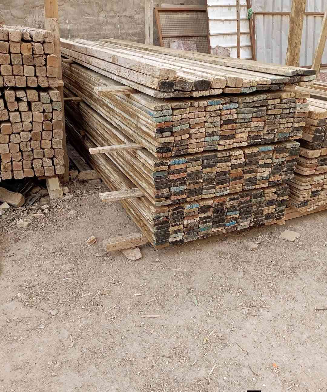 قالب خشب روسي تارس نظيف للبيع
العدد 9مكاعب يدك مساحة 200م 

في بابل حلة للاستفسار ***********
