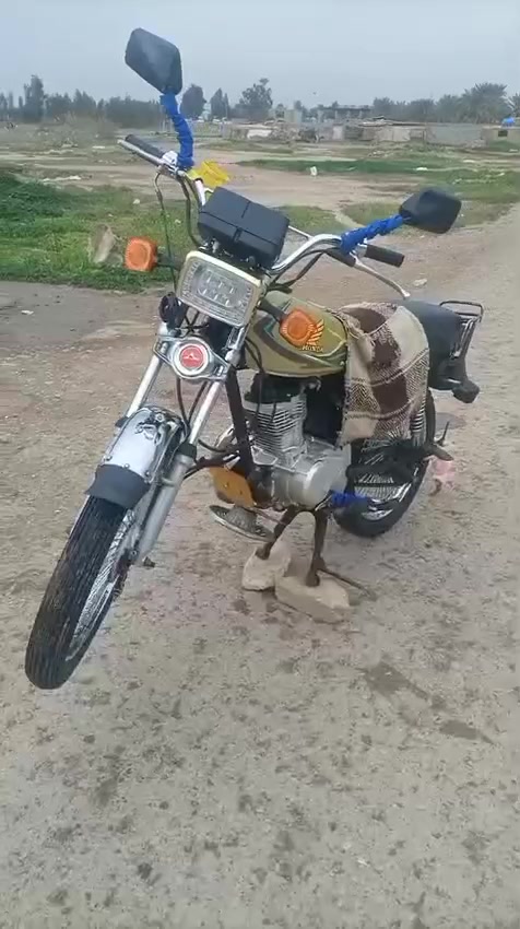 السلام عليكم
دراجه ايراني تايكر مديل 19 
دراجه نضيفه جداً مال جناي مكينه ما ممدود عليهه سبانه مكينه ما مفتوحه جديده شلعه ومعدل الدراجه جاهزه من كل النواحي كهربائيات كلهه شغاله مابيهه اي نقص
السعر 350 وبيهه مجال 
مكان الدراجة الغالبية حي الأكراد 
***********
‏‪***********‬‏
متوفر واتساب
