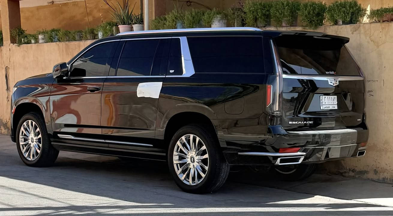 سلام عليكم كاديلاك للبيع رقم بغدادموديل2021ماشية 15 شاصي طويل مغلفة بلكامل تفاصيل السيارة بلصور موجودة بلمنشور السعر 620 للاتصال ***********
