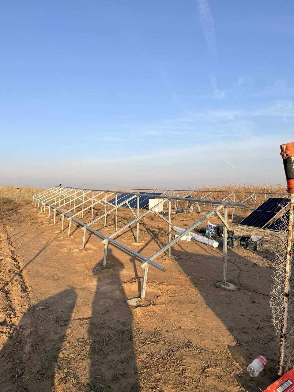 تم بفضل اللّٰه تركيب منظومة طاقة شمسية من قبل كوادرنا في 

#قرية العسلية 

للاخ :: داود سليمان محمود 
  
✅ نظام طاقة شمسية متكامل بأعلى المواصفات

✅فولتية ثابتة 220فولت 
✅كهرباء مستمرة بدون انقطاع 

🔵عاكسة زراعية قدرة (30) KW 
🔵الواح قدرة  (645) واط نوع Aiko عدد (30) 

علماً ان حجم الغطاس (15) حصان 

✅صيانة فورية بحالة مواجهة اي خلل فني
✅ضمانات عالية وعمر افتراضي طويل
✅خدمات متابعة مابعد التنصيب
 
للاستفسار اكثر الاتصال على الارقام التالية 
***********
***********
⚫️#مكتب #باجوان #للطاقه #الشمسيه
