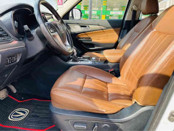 السلام عليكم
 شانجان موديل ٢٠١٩ cs95
مواصفاتها فول
محرك ٢٠٠٠ تيربو كير ومحرك خير من الله
 بانوراما
مري شفط واشارة
جنطة كهرباء
دخول بصمه
تشغيل عن بعد
تحكم سترين جهتين
تبريد ٣ قطع 
٧راكب 
تخم تاير 
شاشه جديدة اصلي مبدلة  
مال جناي
سيارة بيه ضربة خفيفة جاملغ الامامي وشوية باب جهه الراكب صور الضرر مرفقة بالمنشور
رقم بغداد  سيارة بأسمي تحويل ثاني يوم
 مكان سيارة بغداد الرصافه
السعر  132وبيها مجال حق الجية 
*********** Colombo
